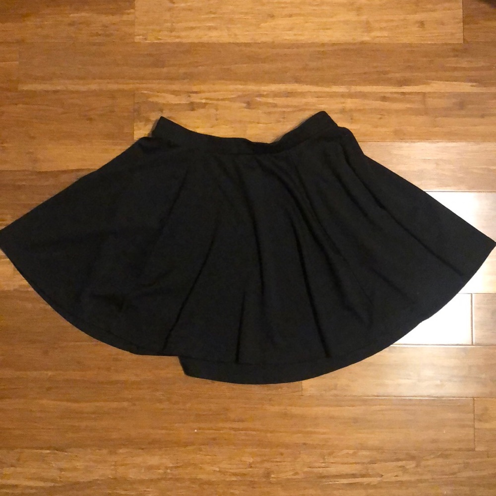 Black Short Circle Skirt